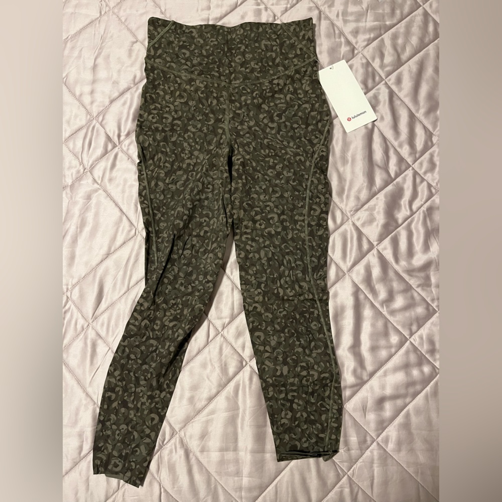 Lululemon Base Pace HR Crop 23”